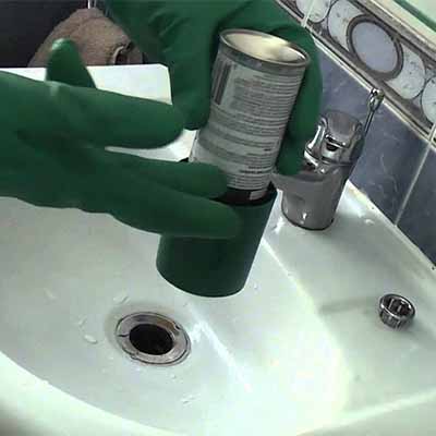 déboucheur liquide pour déboucher la canalisation